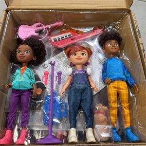 Mattel Karma's World Dolls & Accessories, 3-Pack Set Includes Karma, Winston